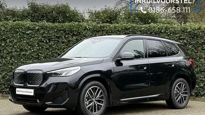 Zwart (metallic) Gebruikt 2025 BMW iX1 M Sport SUV | € 52.895 (Super prijs)