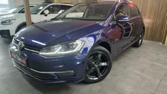 Blauw Gebruikt 2017 VW Golf VII Highline Hatchback | € 17.940 (Eerlijke prijs)