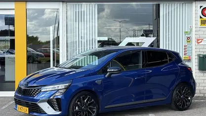 Blauw Occasion 2023 Renault Clio V Esprit Alpine Hatchback | € 23.195 (Eerlijke prijs)