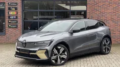 Grijs Gebruikt 2022 Renault Mégane Iconic Hatchback | € 28.950 (Eerlijke prijs)