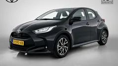 Zwart, metallic lak Gebruikt 2024 Toyota Yaris Hatchback | € 22.445 (Eerlijke prijs)