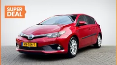 Rood Gebruikt 2016 Toyota Auris Hybrid Hatchback | € 16.394 (Eerlijke prijs)