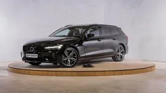 Zwart Gebruikt 2022 Volvo V60 Plus Stationwagen | € 41.990 (Eerlijke prijs)