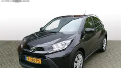 Zwart Gebruikt 2022 Toyota Aygo Play Hatchback | € 15.500 (Eerlijke prijs)