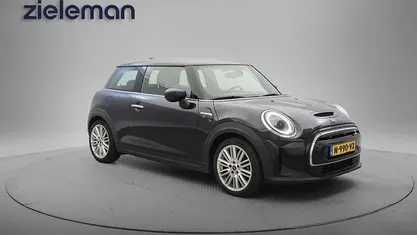 Occasion 2022 Mini Cooper Business Hatchback | € 16.840 (Super prijs)