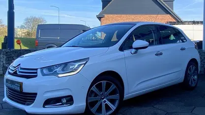 Wit Occasion 2016 Citroën C4 Feel Hatchback | € 8.985 (Eerlijke prijs)