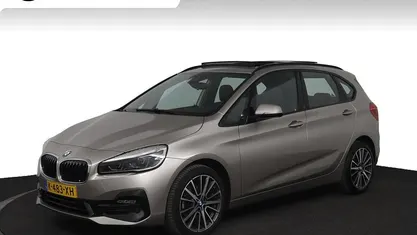 Grijs Gebruikt 2021 BMW 218 Executive Stationwagen | € 25.950 (Eerlijke prijs)