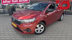 Rood Gebruikt 2021 Dacia Sandero Essentiel Hatchback | € 13.750 (Goede deal)