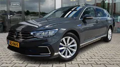 Grijs Gebruikt 2020 VW Passat Business Stationwagen | € 23.450 (Goede deal)