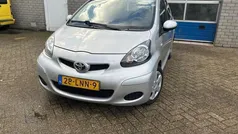 Grijs Gebruikt 2010 Toyota Aygo Hatchback | € 2.799 (Eerlijke prijs)