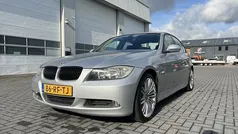 Grijs, metallic lak Gebruikt 2005 BMW 320 Sedan | € 3.750 (Goede deal)