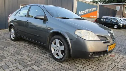 Occasion Nissan Primera 116 PK (85 kW) 2003 Grijs Hatchback