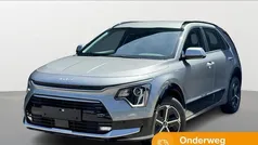 Grijs, metallic lak Nieuw 2025 Kia Niro SUV | € 37.390 (Eerlijke prijs)