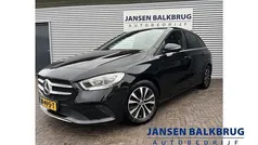 Zwart Gebruikt 2019 Mercedes B180 Business MPV | € 19.950 (Goede deal)