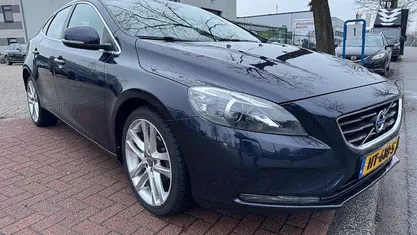 Occasion 2015 Volvo V40 Business Edition Hatchback | € 3.900 (Goede deal)