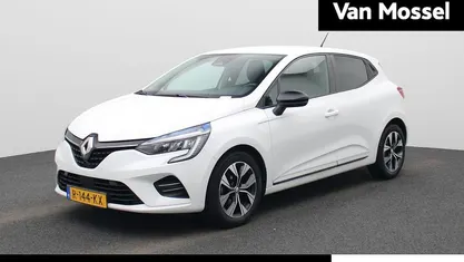 Wit Gebruikt 2022 Renault Clio V Evolution Hatchback | € 12.900 (Eerlijke prijs)