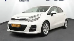 Wit Gebruikt 2015 Kia Rio Hatchback | € 8.950 (Eerlijke prijs)