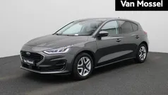 Grijs Gebruikt 2022 Ford Focus Sedan | € 17.900 (Eerlijke prijs)