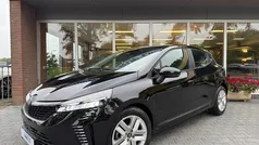 Gebruikt 2025 Renault Clio V Evolution Hatchback | € 19.950 (Eerlijke prijs)