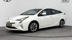 Licht wit metallic Gebruikt 2017 Toyota Prius Limited Hatchback | € 16.995 (Eerlijke prijs)