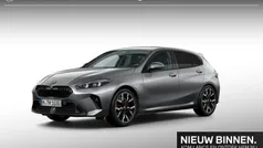 Skyscraper (licht grijs) Gebruikt 2024 BMW 120 Shadowline Hatchback | € 43.900 (Goede deal)