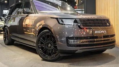 Grijs (metallic) Occasion 2023 Land Rover Range Rover Autobiography SUV | € 154.995 (Goede deal)