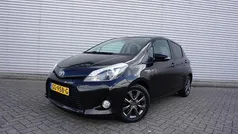 Zwart Gebruikt 2013 Toyota Yaris Hatchback | € 8.750 (Eerlijke prijs)