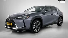 Grijs Gebruikt 2019 Lexus UX 250h Business Edition SUV | € 27.950 (Eerlijke prijs)