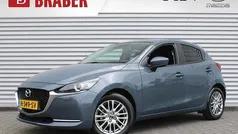 Grijs, metallic lak Gebruikt 2020 Mazda 2 Luxury Hatchback | € 17.450 (Eerlijke prijs)