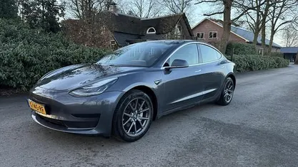 Occasion 2019 Tesla Model 3 Standard Range Sedan | € 12.700 (Goede deal)