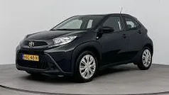 Zwart Gebruikt 2023 Toyota Aygo Limited Hatchback | € 17.000 (Eerlijke prijs)