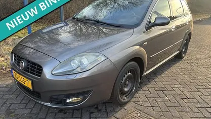 Occasion Fiat Croma 140 PK (102 kW) 2009 Bruin (metallic) Hatchback