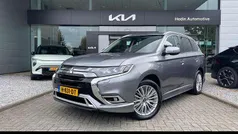 Grijs Gebruikt 2020 Mitsubishi Outlander P-HEV Intense SUV | € 21.950 (Eerlijke prijs)