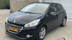 Zwart Gebruikt 2012 Peugeot 208 Allure Hatchback | € 3.840 (Eerlijke prijs)