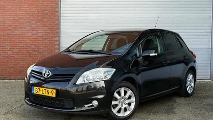 Zwart (metallic) Occasion 2010 Toyota Auris Hatchback | € 6.299 (Eerlijke prijs)