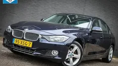 Blauw, metallic lak Gebruikt 2012 BMW 320 Executive Sedan | € 11.450 (Eerlijke prijs)