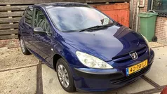 Blauw Gebruikt 2004 Peugeot 307 Hatchback | € 1.250 (Eerlijke prijs)