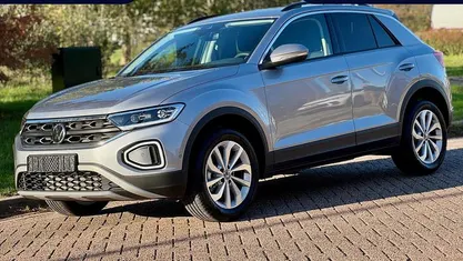 Occasion 2025 VW T-Roc Edition SUV | € 34.990 (Eerlijke prijs)