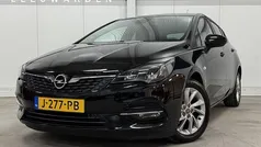 Zwart Gebruikt 2020 Opel Astra Edition Hatchback | € 9.395 (Goede deal)