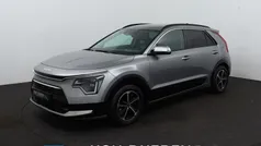Grijs Gebruikt 2022 Kia Niro Spirit SUV | € 32.950 (Eerlijke prijs)