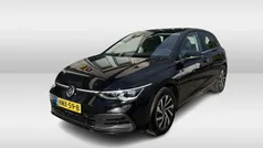 Zwart, metallic lak Gebruikt 2022 VW Golf VIII Style Hatchback | € 24.950 (Goede deal)