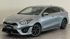 Grijs Gebruikt 2022 Kia ProCeed GT-Line Hatchback | € 27.720 (Eerlijke prijs)
