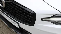 Wit Gebruikt 2021 Volvo S60 R-Design Sedan | € 31.950 (Eerlijke prijs)