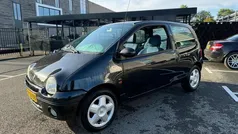 Zwart Gebruikt 2002 Renault Twingo Hatchback | € 1.275 (Eerlijke prijs)