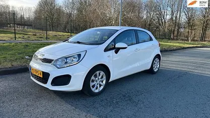 Occasion Kia Rio Comfort 86 PK (63 kW) 2012 Wit Hatchback