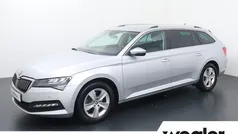 Grijs Gebruikt 2023 Skoda Superb Business Line Stationwagen | € 26.940 (Super prijs)