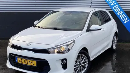 (ud) clear white s Gebruikt 2018 Kia Rio Start Hatchback | € 12.899 (Eerlijke prijs)