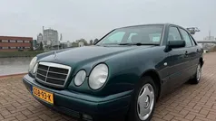 Groen Gebruikt 1997 Mercedes E200 Sedan | € 3.499