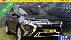 Zwart Gebruikt 2020 Mitsubishi Outlander P-HEV Edition SUV | € 26.420 (Eerlijke prijs)