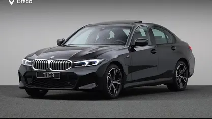 Zwart Gebruikt 2025 BMW 320e Executive Sedan | € 42.880 (Goede deal)
